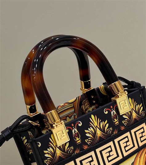 fendi バッグ ミニ|fendi mini shopper bag.